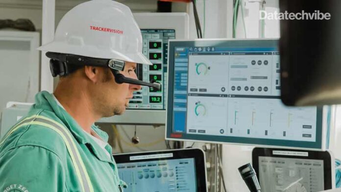 Augmented-and-virtual-reality-reshapes-how-the-field-service-and-construction-workforce-utilize-and-service-equipment